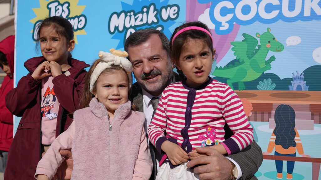 Gürsuda Dopdolu, Rengarenk Bir Ara Tatil